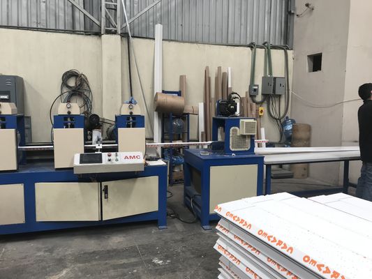 Máquina automática de fabricação de protetores de borda de papel